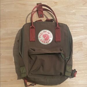 Kånken Brown Mini Backpack